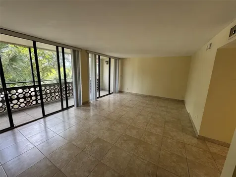 4222 Inverrary Boulevard Lauderhill FL 33319