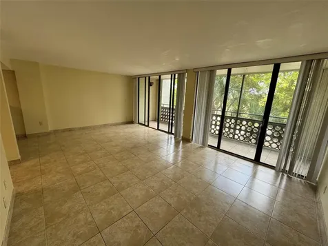 4222 Inverrary Boulevard Lauderhill FL 33319