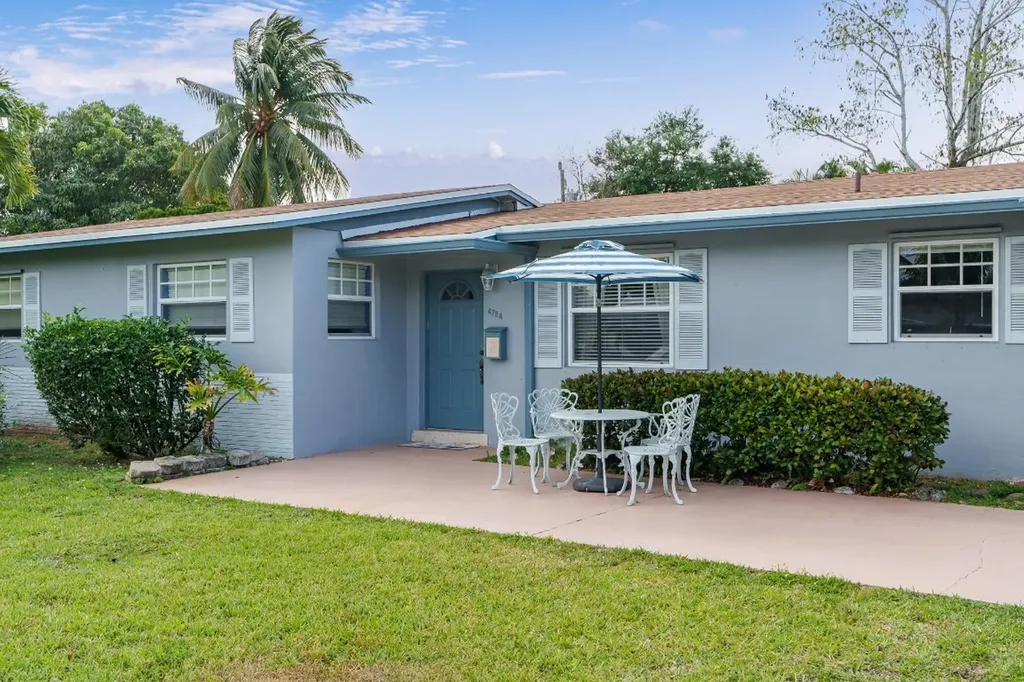 4784 NW 3rd Court Plantation FL 33317