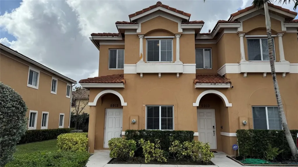 5912 Woodlands Boulevard Tamarac FL 33319