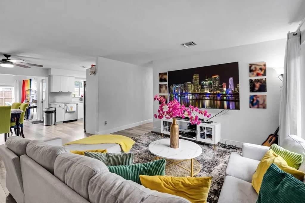 315 S 57th Avenue Hollywood FL 33023