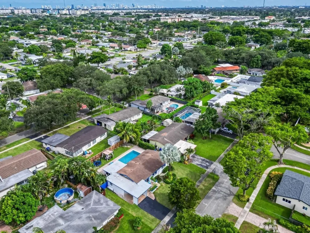 315 S 57th Avenue Hollywood FL 33023