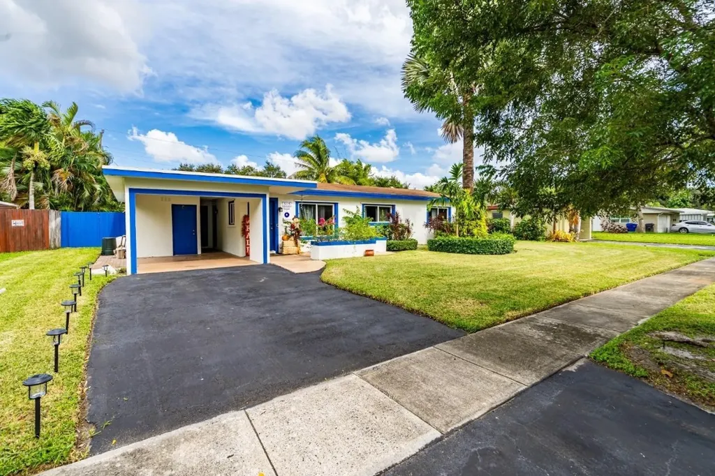 315 S 57th Avenue Hollywood FL 33023
