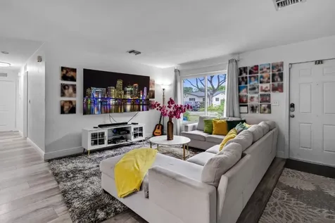 315 S 57th Avenue Hollywood FL 33023