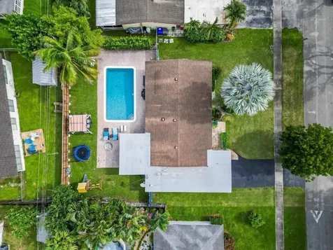315 S 57th Avenue Hollywood FL 33023