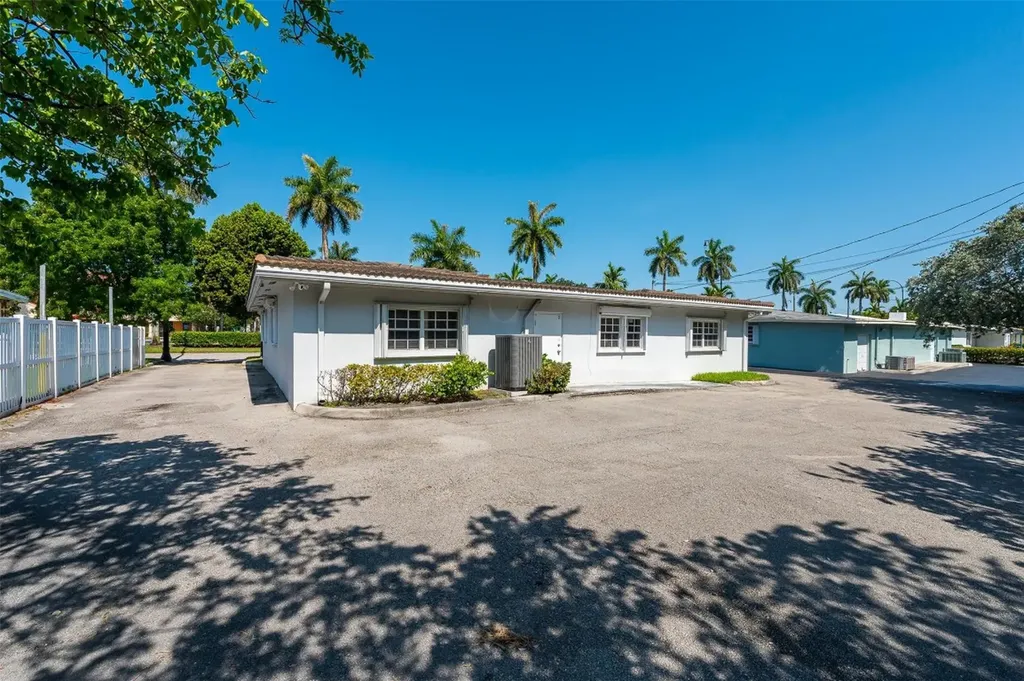 910 S State Road 7 Plantation FL 33317