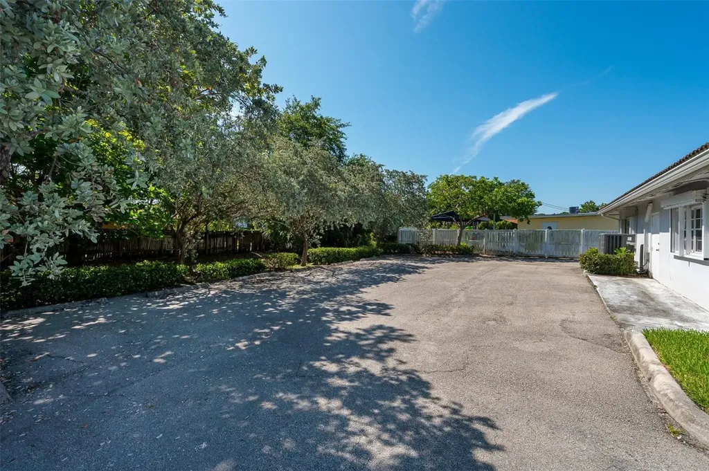910 S State Road 7 Plantation FL 33317