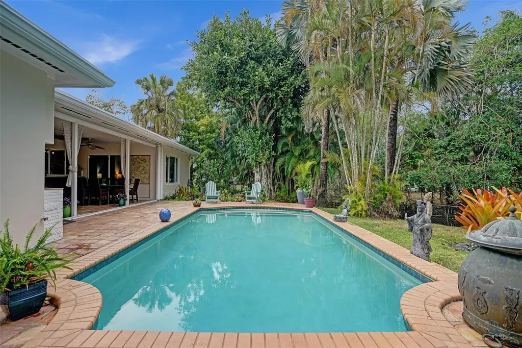 560 SW 62nd Avenue Plantation FL 33317