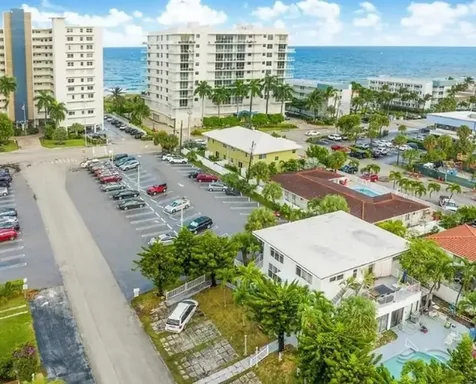 3220 NE 7th Place Pompano Beach FL 33062