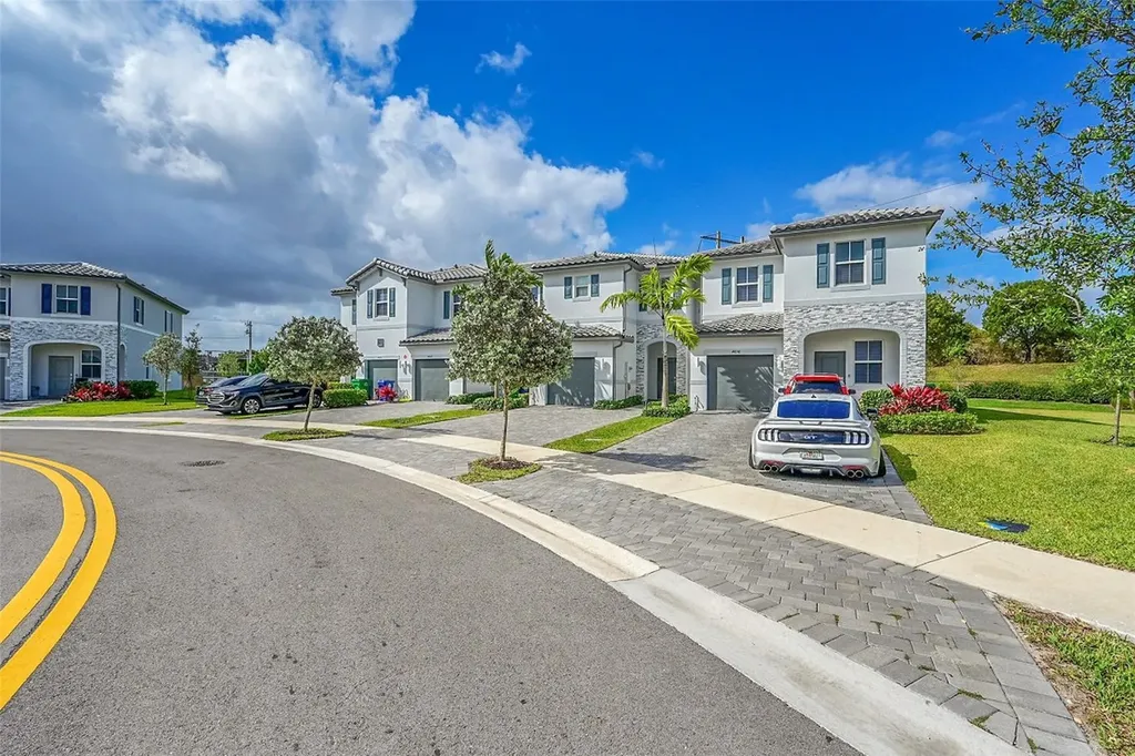 4614 NW 120th Way Coral Springs FL 33076