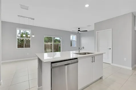 4614 NW 120th Way Coral Springs FL 33076