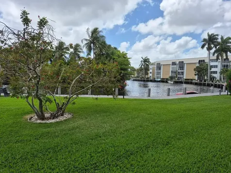 3010 NE 16 Avenue Oakland Park FL 33334