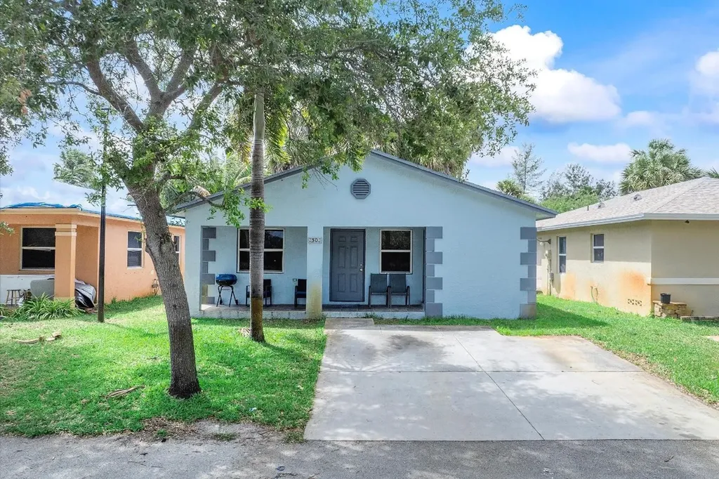 2509 NW 22nd Way Lauderdale Lakes FL 33311
