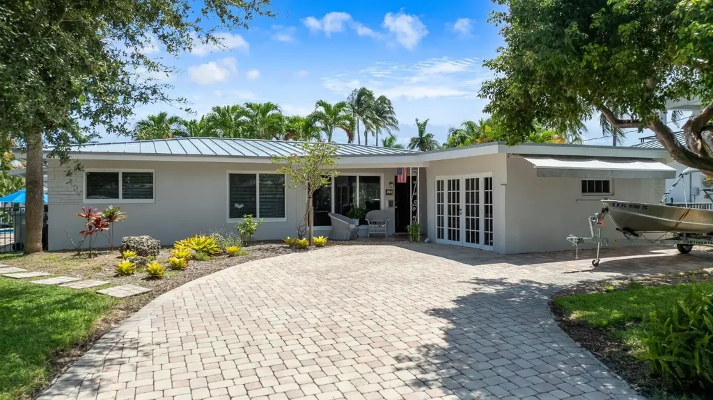 380 SE 11th Street Pompano Beach FL 33060