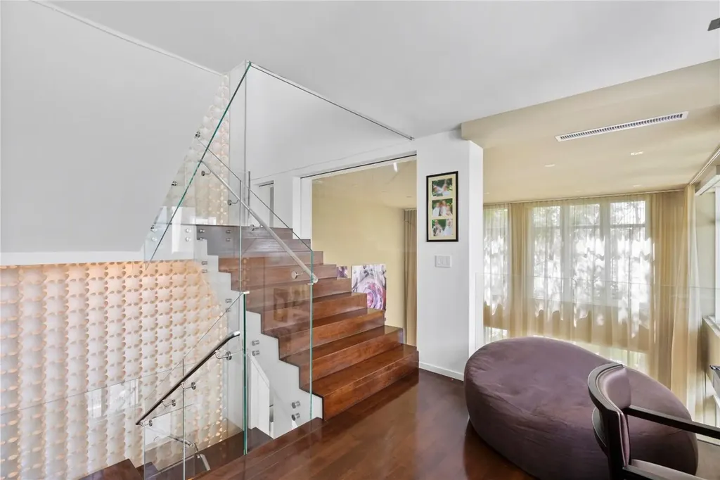 6001 Laguna Path Miami Beach FL 33141