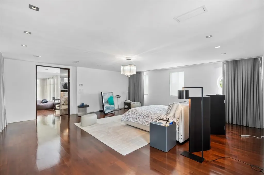 6001 Laguna Path Miami Beach FL 33141
