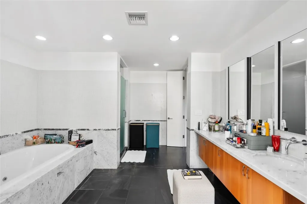 6001 Laguna Path Miami Beach FL 33141