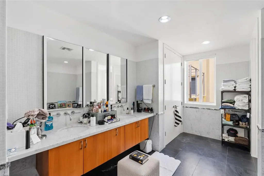 6001 Laguna Path Miami Beach FL 33141
