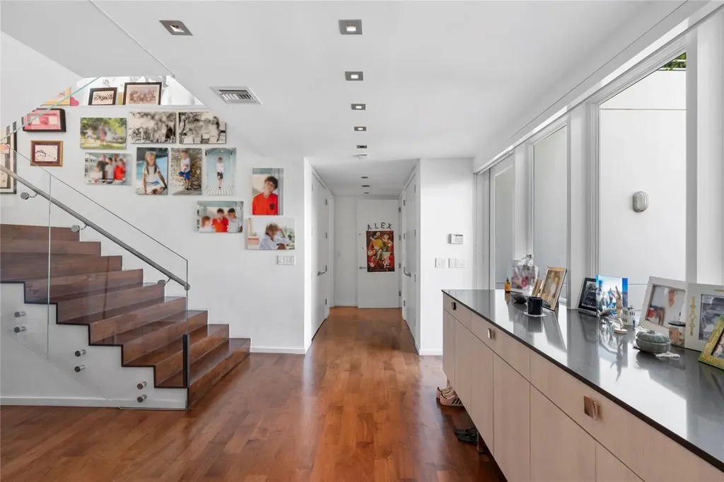 6001 Laguna Path Miami Beach FL 33141