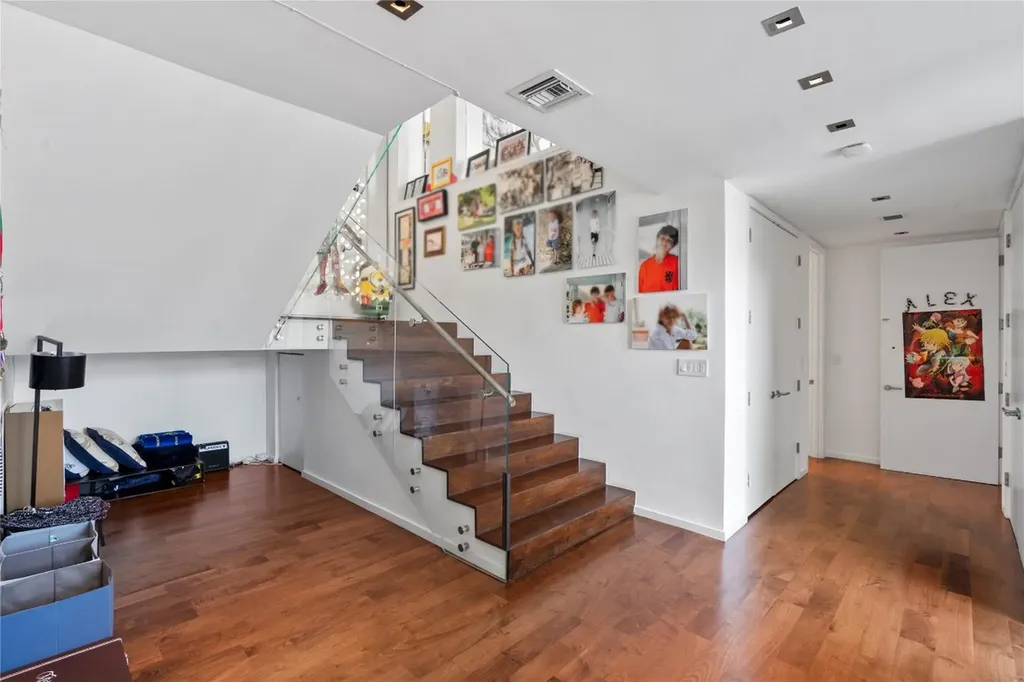 6001 Laguna Path Miami Beach FL 33141