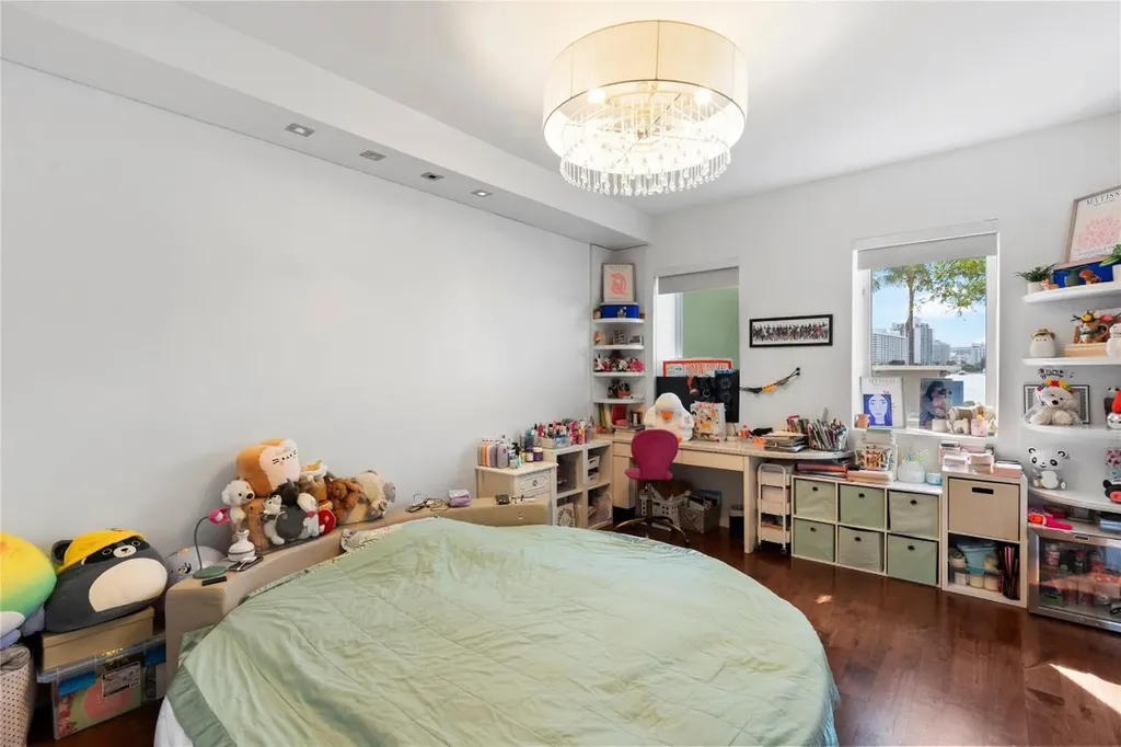 6001 Laguna Path Miami Beach FL 33141