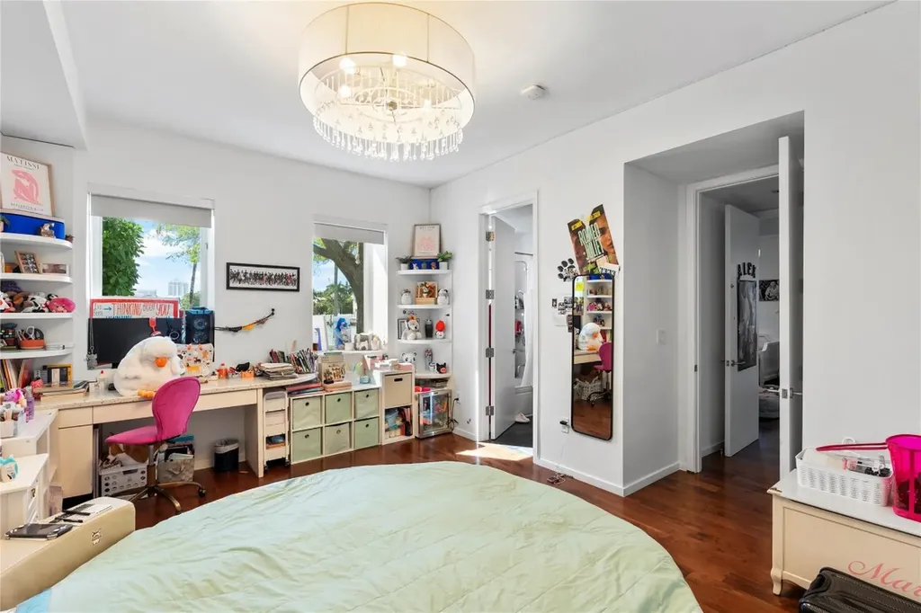 6001 Laguna Path Miami Beach FL 33141
