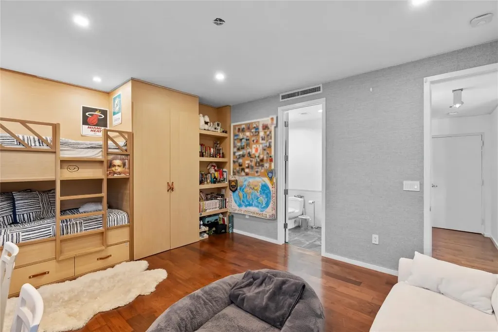 6001 Laguna Path Miami Beach FL 33141