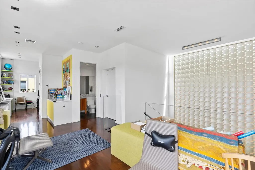 6001 Laguna Path Miami Beach FL 33141