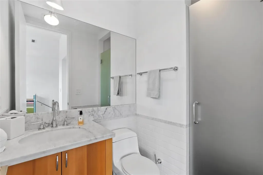 6001 Laguna Path Miami Beach FL 33141