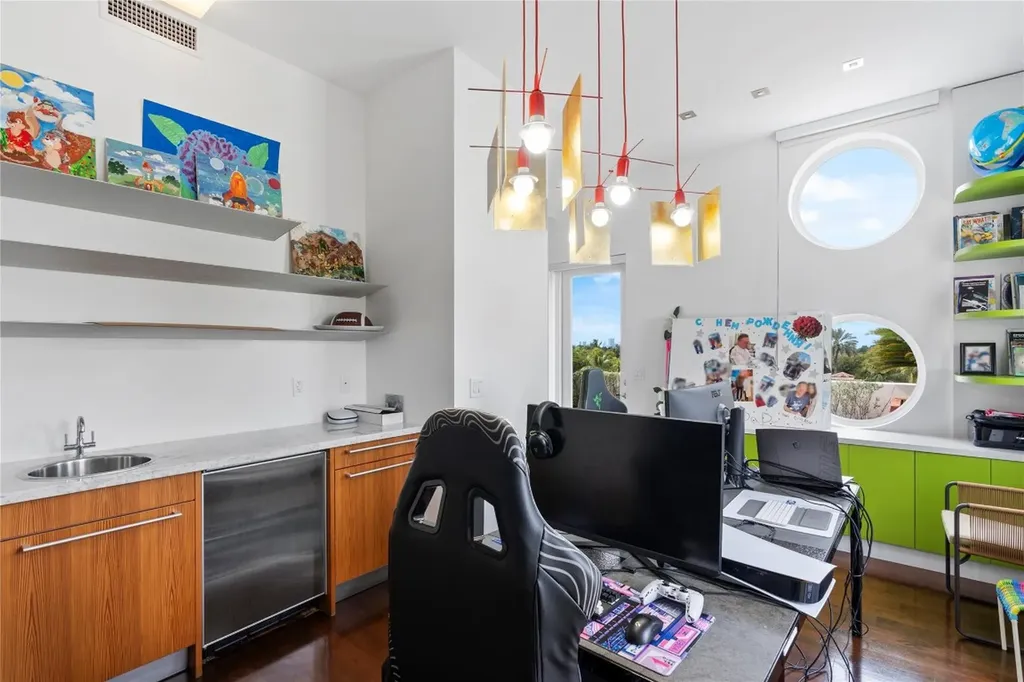 6001 Laguna Path Miami Beach FL 33141