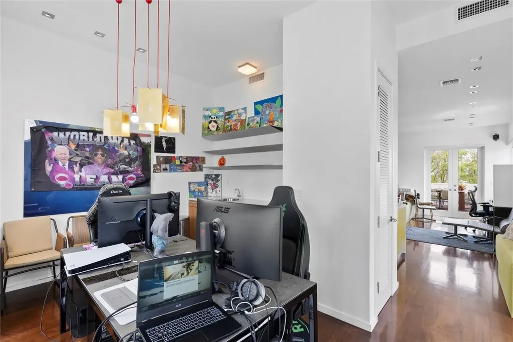 6001 Laguna Path Miami Beach FL 33141