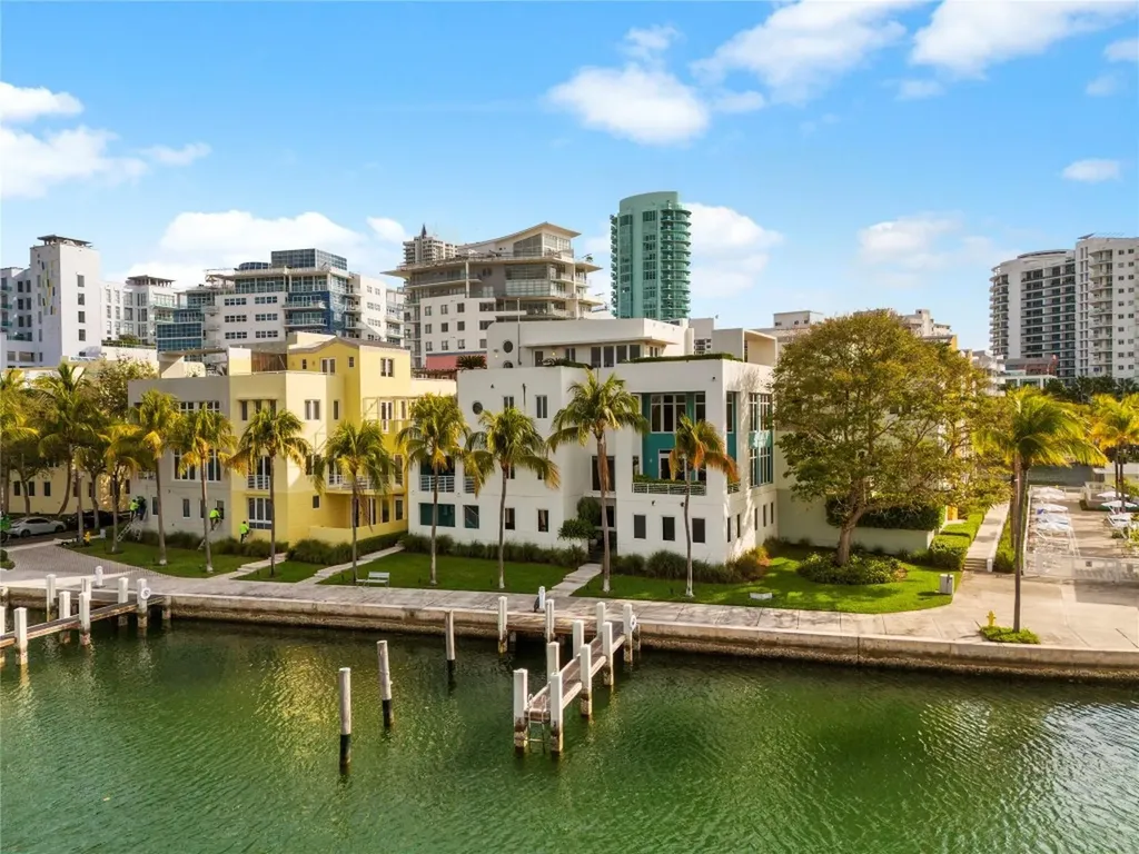 6001 Laguna Path Miami Beach FL 33141