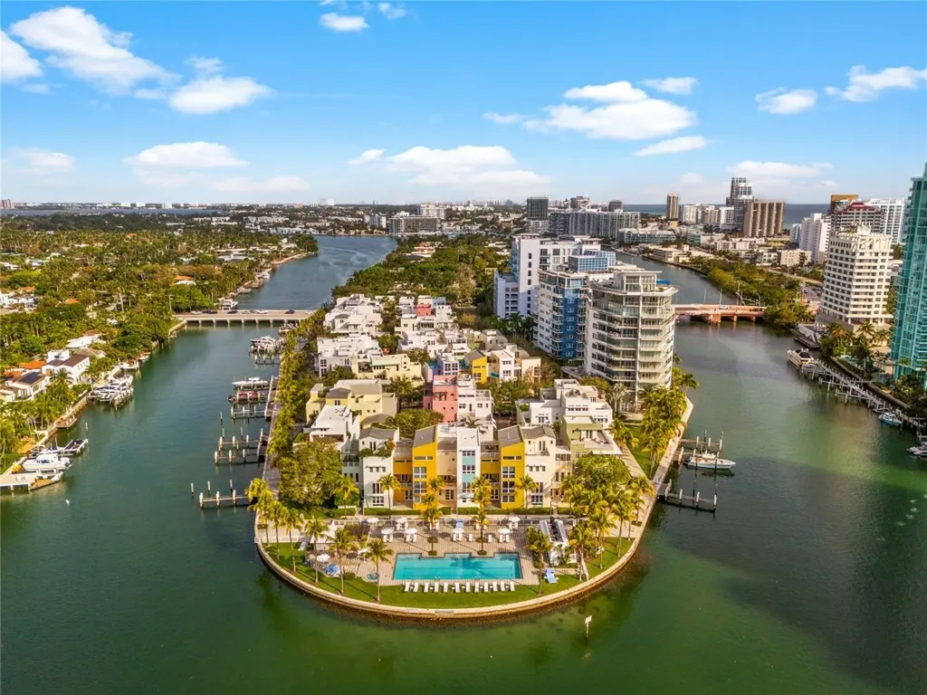 6001 Laguna Path Miami Beach FL 33141