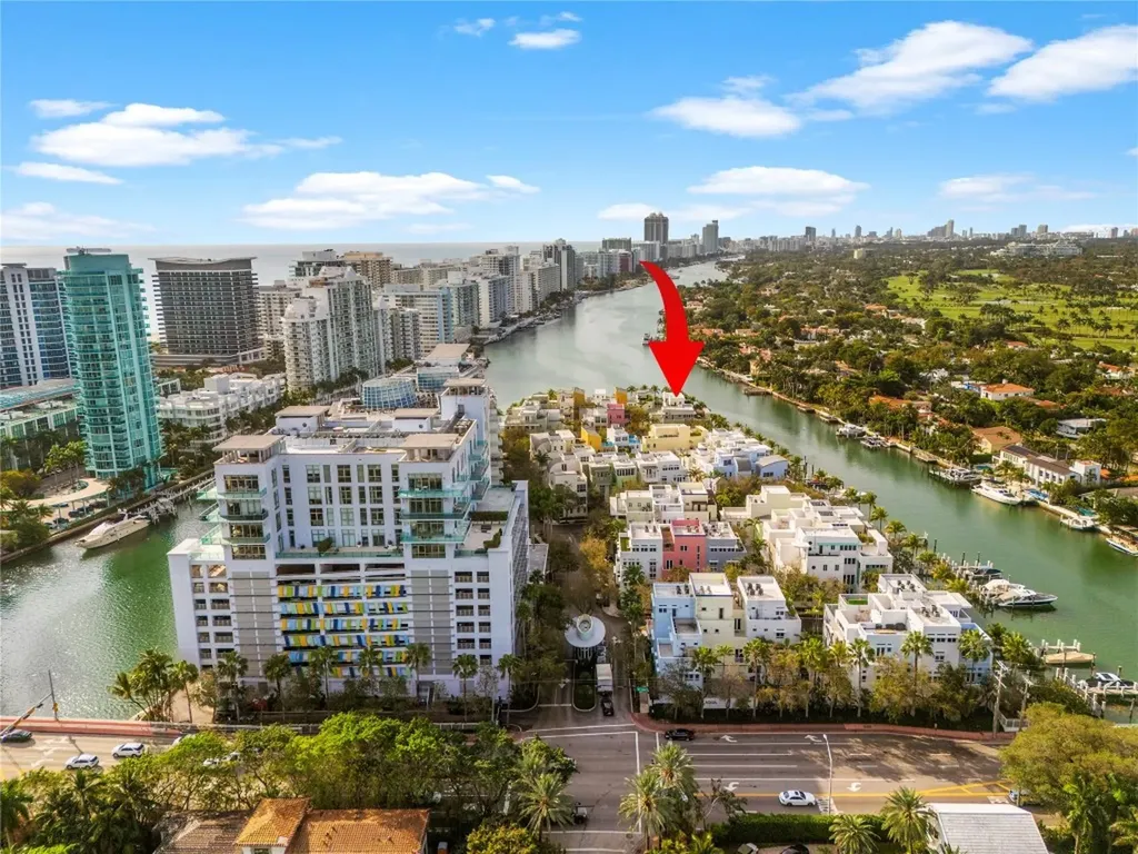 6001 Laguna Path Miami Beach FL 33141