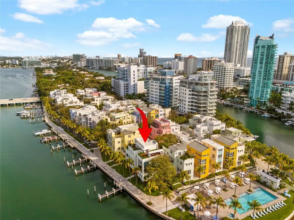 6001 Laguna Path Miami Beach FL 33141