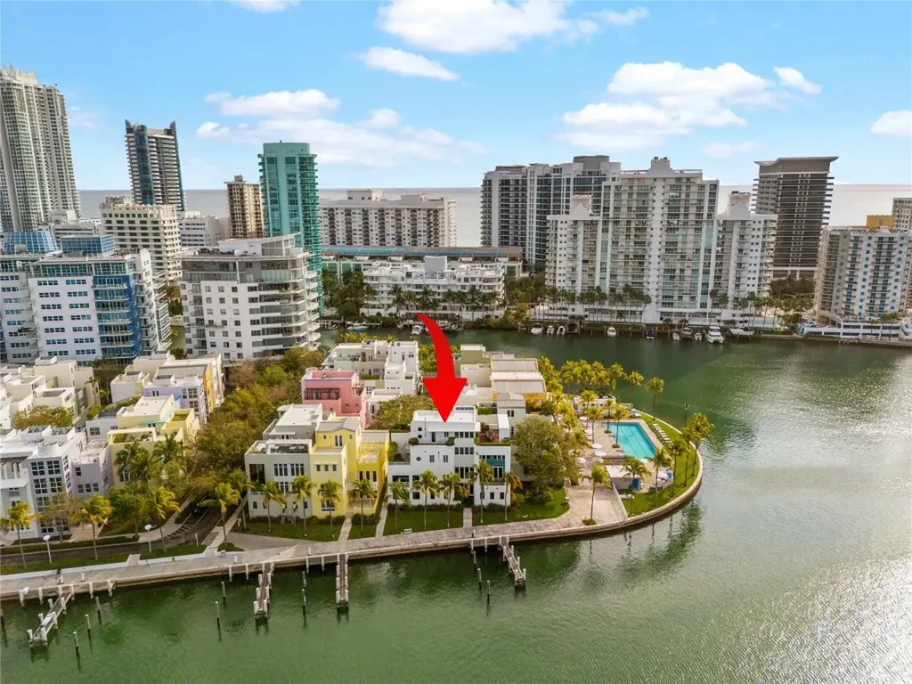 6001 Laguna Path Miami Beach FL 33141