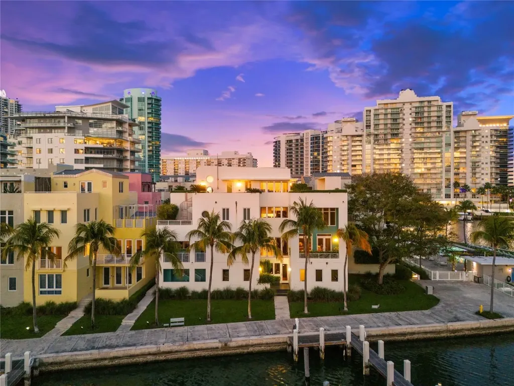 6001 Laguna Path Miami Beach FL 33141