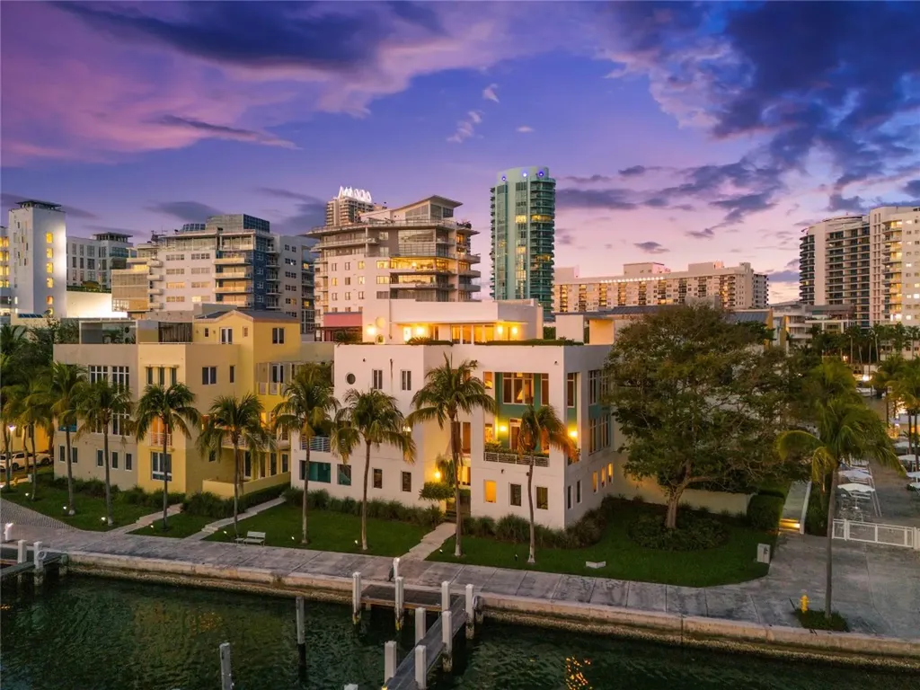6001 Laguna Path Miami Beach FL 33141