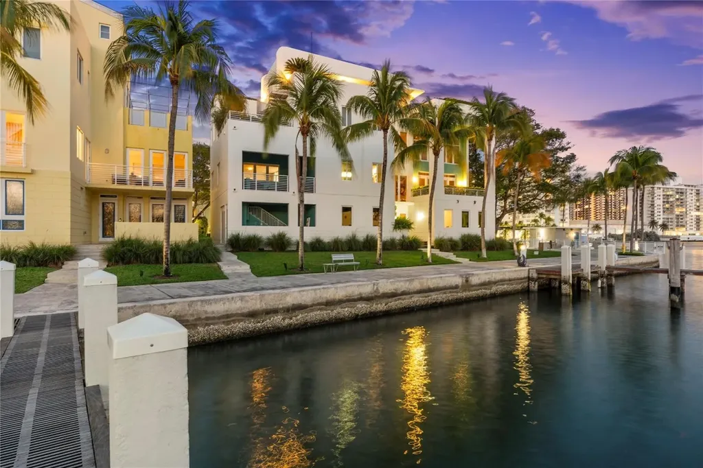 6001 Laguna Path Miami Beach FL 33141