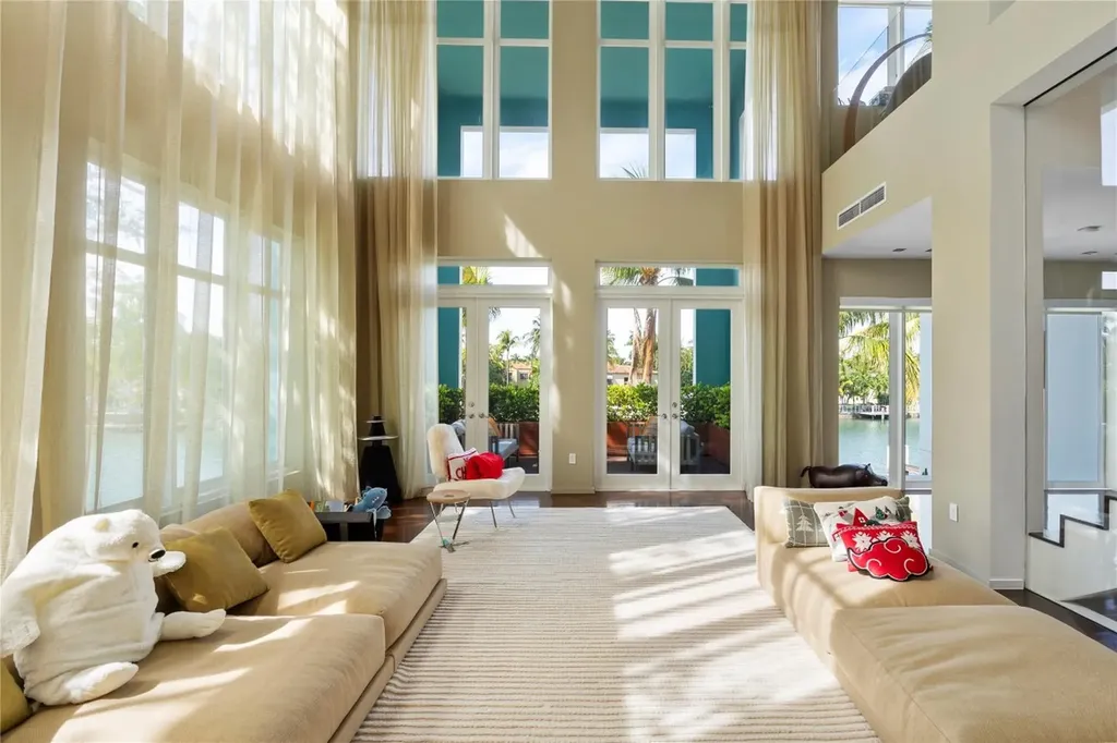 6001 Laguna Path Miami Beach FL 33141