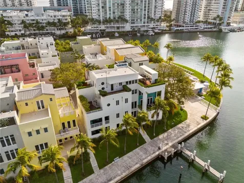 6001 Laguna Path Miami Beach FL 33141