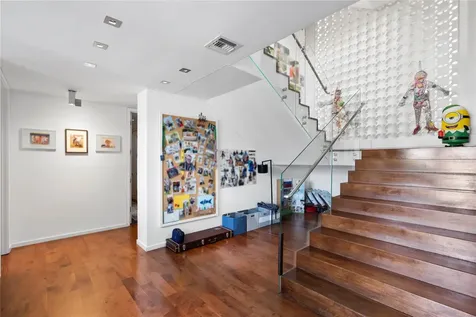 6001 Laguna Path Miami Beach FL 33141
