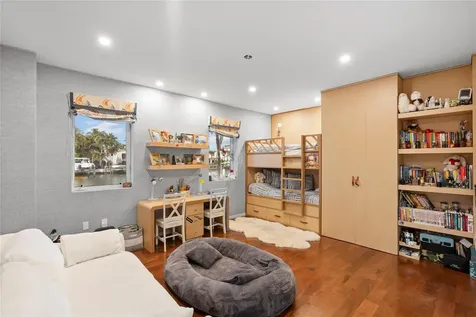 6001 Laguna Path Miami Beach FL 33141