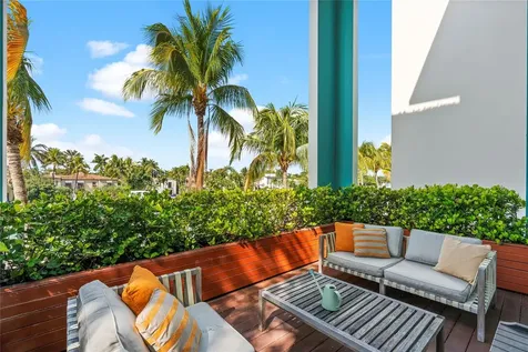 6001 Laguna Path Miami Beach FL 33141