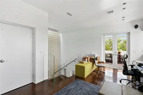 6001 Laguna Path Miami Beach FL 33141