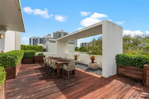 6001 Laguna Path Miami Beach FL 33141