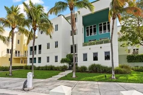 6001 Laguna Path Miami Beach FL 33141
