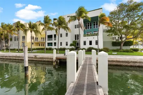 6001 Laguna Path Miami Beach FL 33141
