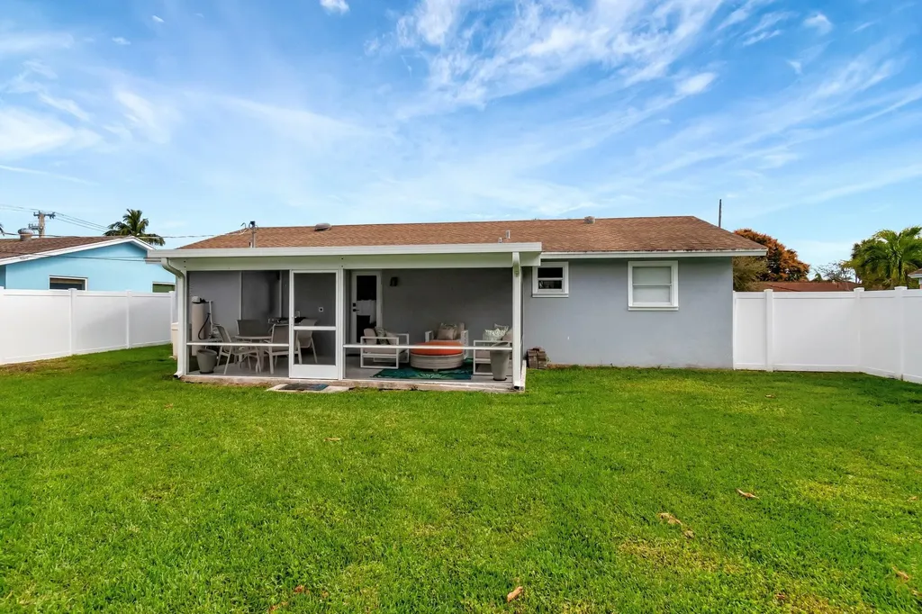 710 SE 3rd Avenue Delray Beach FL 33483