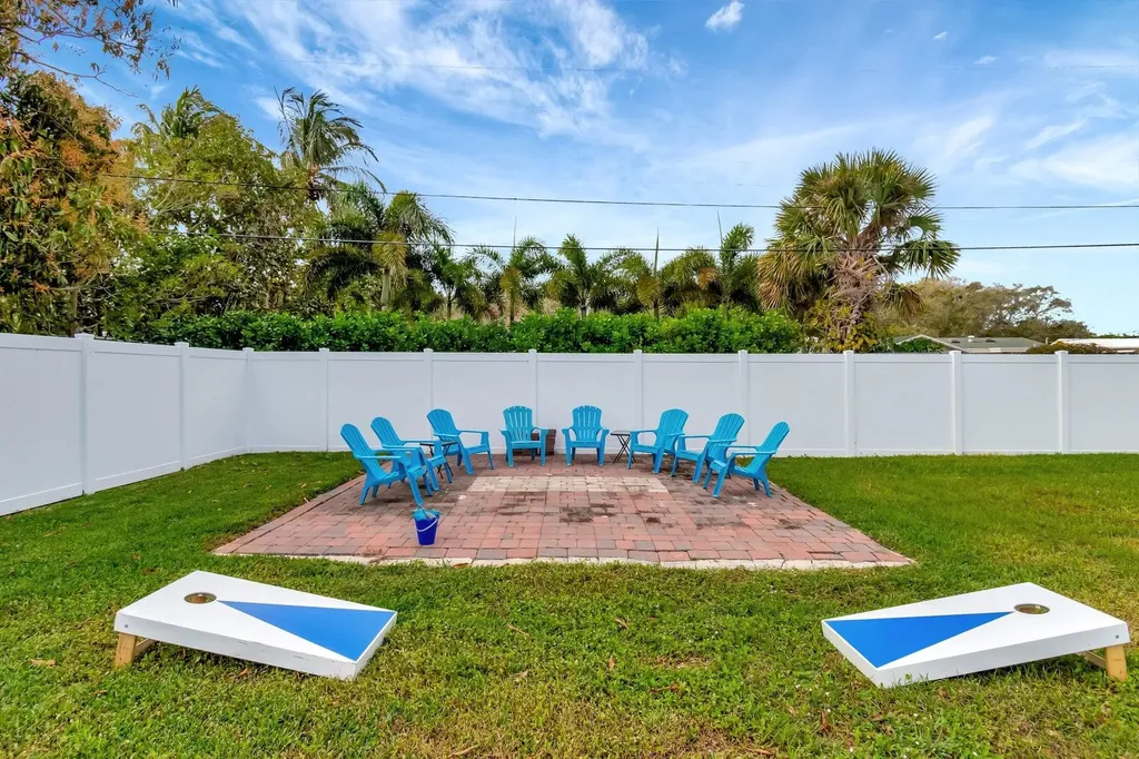 710 SE 3rd Avenue Delray Beach FL 33483